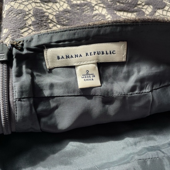 Banana Republic pencil skirt - Picture 7 of 8